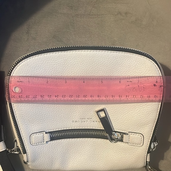 Marc Jacob’s small nomad bag. - Picture 6 of 6